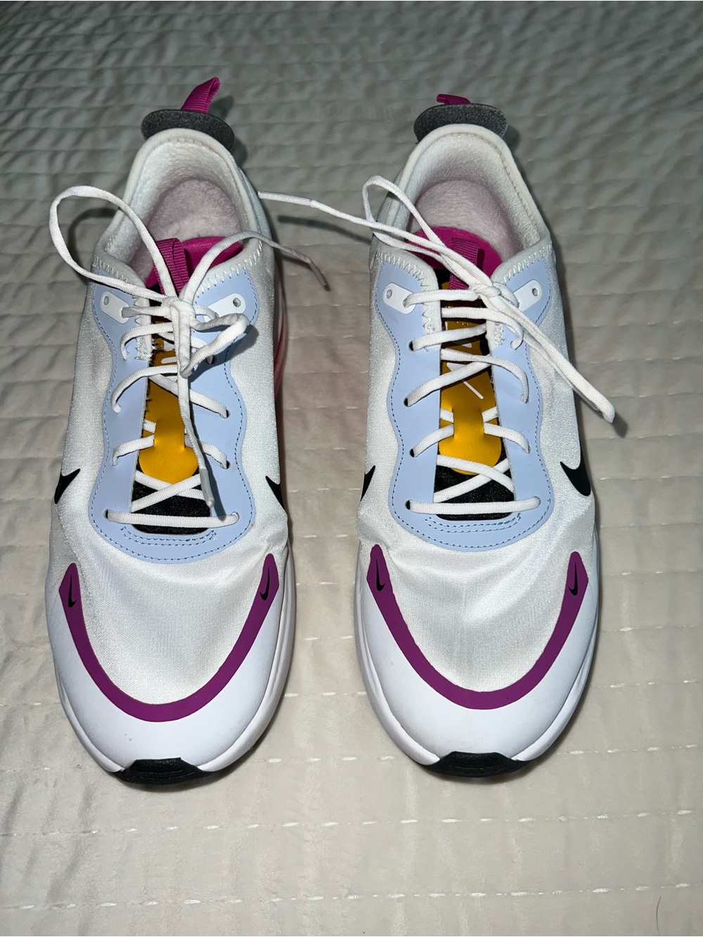 Women’s Nike Air Max Dia Shoes - Picture 4 of 8